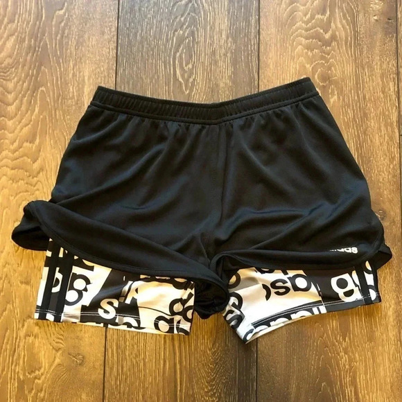 Girls Adidas shorts - Picture 2 of 4